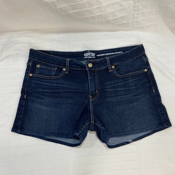 Levi's Pants - Ladies Levi's shorts size 14